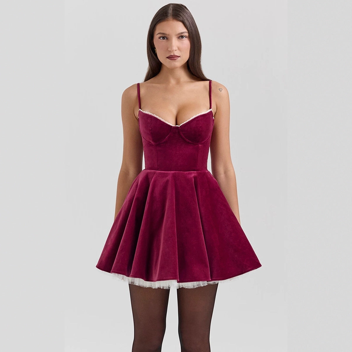High-end Velvet Slip Dress With A Cinched Waist And Voluminous Skirt Veloria