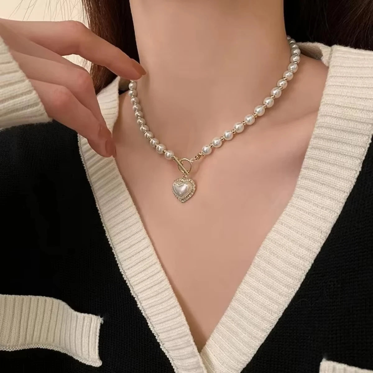 Elegant Pearl Necklace For Women Heart Pendant Necklaces Luxury Imitation Pearls Chain Necklaces Korean Jewelry Girls Gifts Veloria